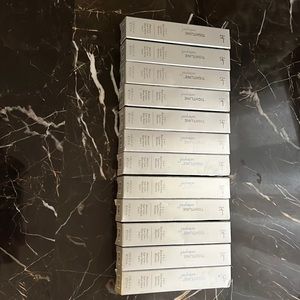 It cosmetic’s Tight line Mascara 3-in-one Black Primer-mascara waterproof new